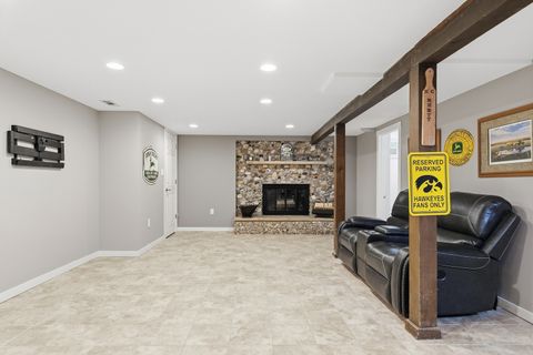 Tiny photo for 2323 Frances Place, Davenport, IA 52804 (MLS # 12603517)