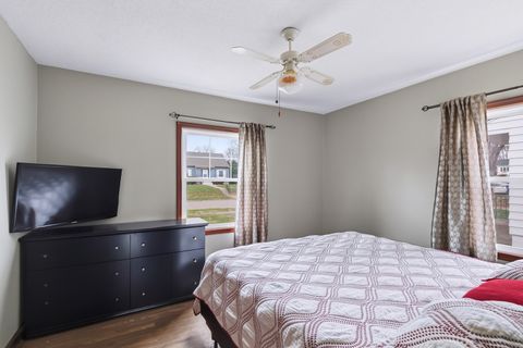 Tiny photo for 2323 Frances Place, Davenport, IA 52804 (MLS # 12603517)