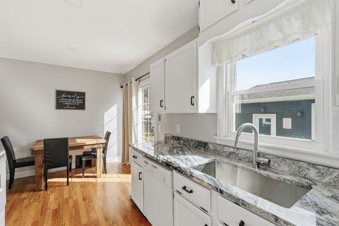 Tiny photo for 2323 Frances Place, Davenport, IA 52804 (MLS # 12603517)