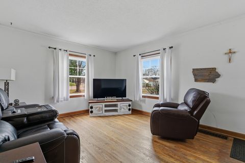 Tiny photo for 2323 Frances Place, Davenport, IA 52804 (MLS # 12603517)