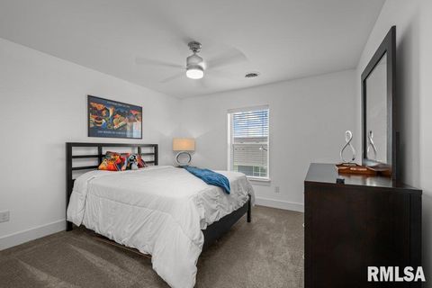 Tiny photo for 3043 Shanes Way #3043, Bettendorf, IA 52722 (MLS # 12552663)