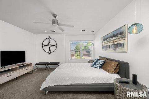 Tiny photo for 3043 Shanes Way #3043, Bettendorf, IA 52722 (MLS # 12552663)