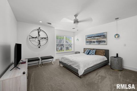 Tiny photo for 3043 Shanes Way #3043, Bettendorf, IA 52722 (MLS # 12552663)