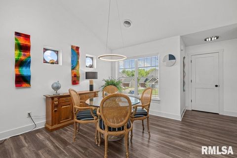 Tiny photo for 3043 Shanes Way #3043, Bettendorf, IA 52722 (MLS # 12552663)