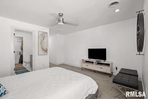 Tiny photo for 3043 Shanes Way #3043, Bettendorf, IA 52722 (MLS # 12552663)