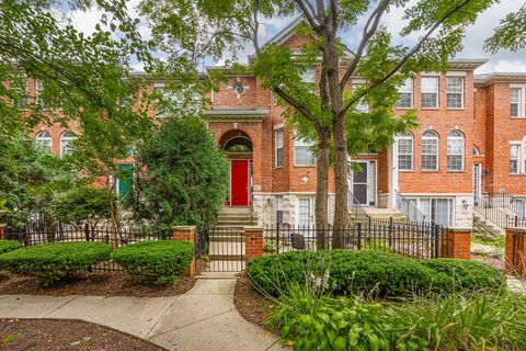 Photo of 822 Shandrew Drive, Naperville, IL 60540 (MLS # 12462606)