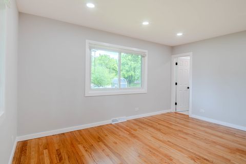 Tiny photo for 936 Cuyahoga Drive, Bartlett, IL 60103 (MLS # 12696312)
