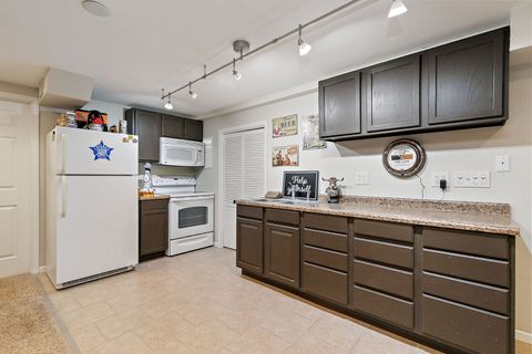 Tiny photo for 502 Vernon Drive, Oswego, IL 60543 (MLS # 12523922)