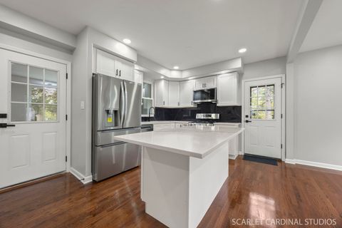 Tiny photo for 1302 S Luther Avenue, Lombard, IL 60148 (MLS # 12496953)