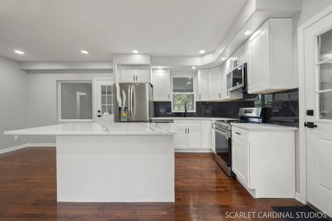 Tiny photo for 1302 S Luther Avenue, Lombard, IL 60148 (MLS # 12496953)