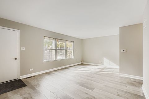 Photo of Chicago, IL 60617 (MLS # 12516426)