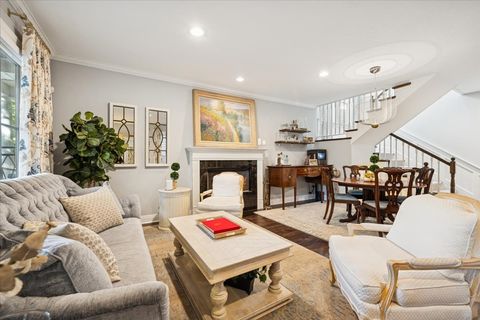 Tiny photo for 2226 W Barry Avenue, Chicago, IL 60618 (MLS # 12494715)