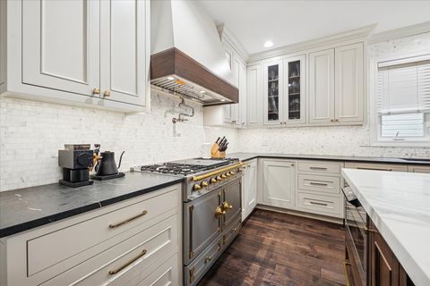 Tiny photo for 2226 W Barry Avenue, Chicago, IL 60618 (MLS # 12494715)