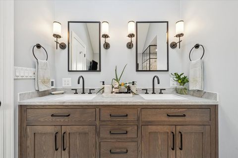 Tiny photo for 2226 W Barry Avenue, Chicago, IL 60618 (MLS # 12494715)