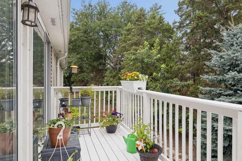 Tiny photo for 440 Somerset Court #D, Aurora, IL 60504 (MLS # 12699417)