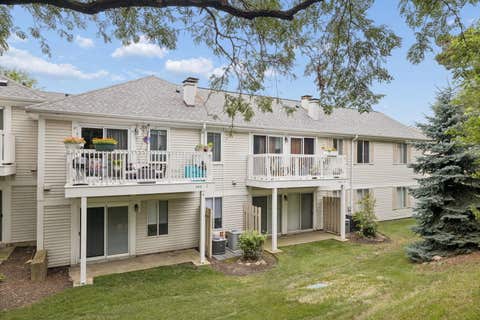 Tiny photo for 440 Somerset Court #D, Aurora, IL 60504 (MLS # 12699417)