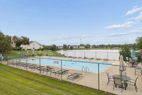 Tiny photo for 440 Somerset Court #D, Aurora, IL 60504 (MLS # 12699417)