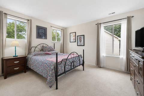 Tiny photo for 440 Somerset Court #D, Aurora, IL 60504 (MLS # 12699417)