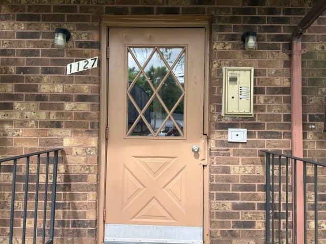 1127 Elizabeth Court