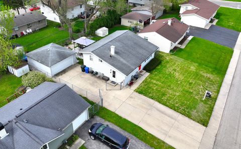 Tiny photo for 117 Cordova Road, Carpentersville, IL 60110 (MLS # 12620114)