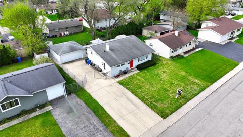 Photo of 117 Cordova Road, Carpentersville, IL 60110 (MLS # 12620114)