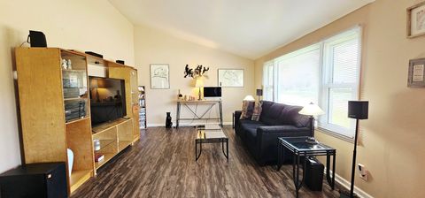 Tiny photo for 117 Cordova Road, Carpentersville, IL 60110 (MLS # 12620114)