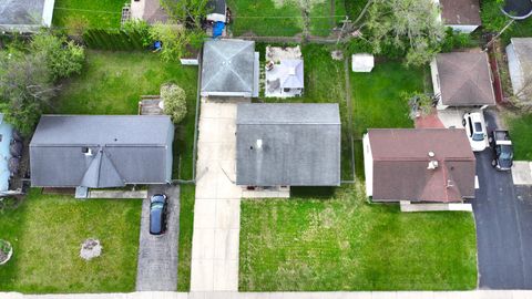 Tiny photo for 117 Cordova Road, Carpentersville, IL 60110 (MLS # 12620114)