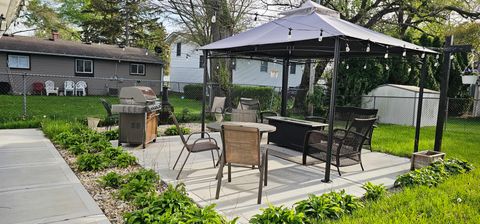 Tiny photo for 117 Cordova Road, Carpentersville, IL 60110 (MLS # 12620114)