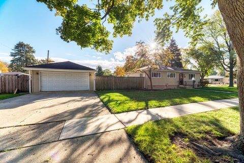 Tiny photo for 433 N Lincoln Avenue, Villa Park, IL 60181 (MLS # 12508062)