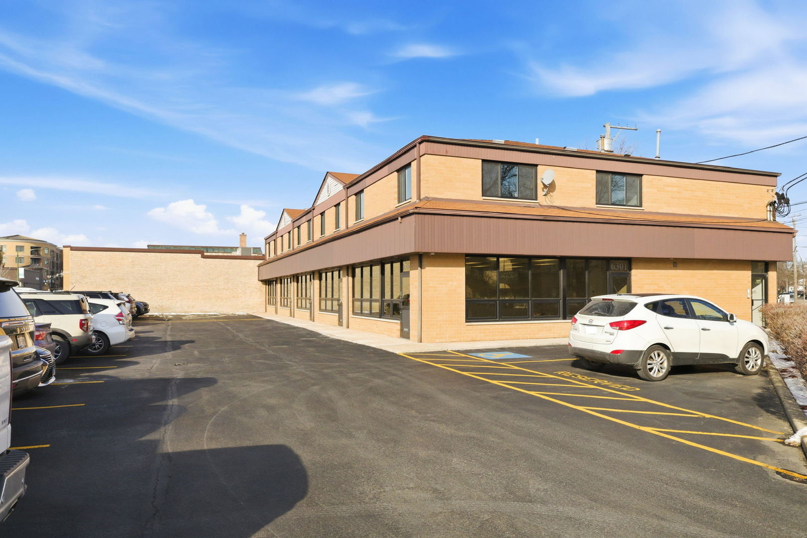 6301 N Northwest Highway