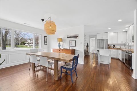 Tiny photo for 2000 W 55th Place, La Grange Highlands, IL 60525 (MLS # 12614935)
