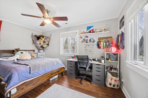 Tiny photo for 2000 W 55th Place, La Grange Highlands, IL 60525 (MLS # 12614935)