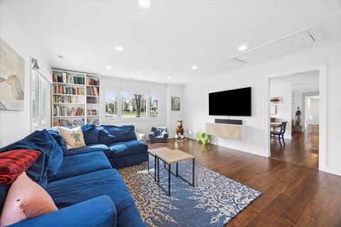 Tiny photo for 2000 W 55th Place, La Grange Highlands, IL 60525 (MLS # 12614935)