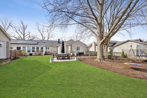 Tiny photo for 2000 W 55th Place, La Grange Highlands, IL 60525 (MLS # 12614935)