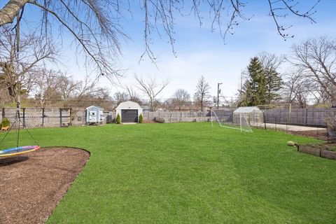 Tiny photo for 2000 W 55th Place, La Grange Highlands, IL 60525 (MLS # 12614935)