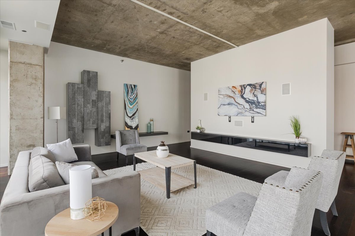 550 N Saint Clair Street 2302