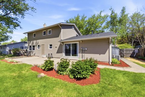 Tiny photo for 1117 E Kitson Drive, Palatine, IL 60074 (MLS # 12645802)