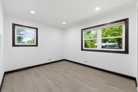 Tiny photo for 1117 E Kitson Drive, Palatine, IL 60074 (MLS # 12645802)