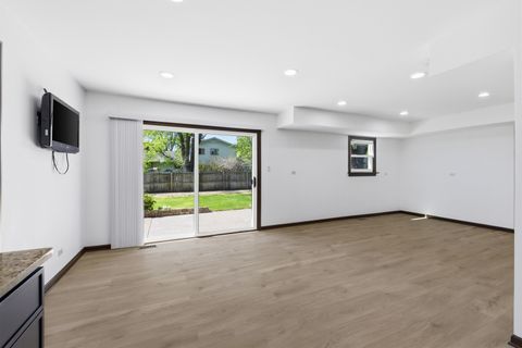 Tiny photo for 1117 E Kitson Drive, Palatine, IL 60074 (MLS # 12645802)
