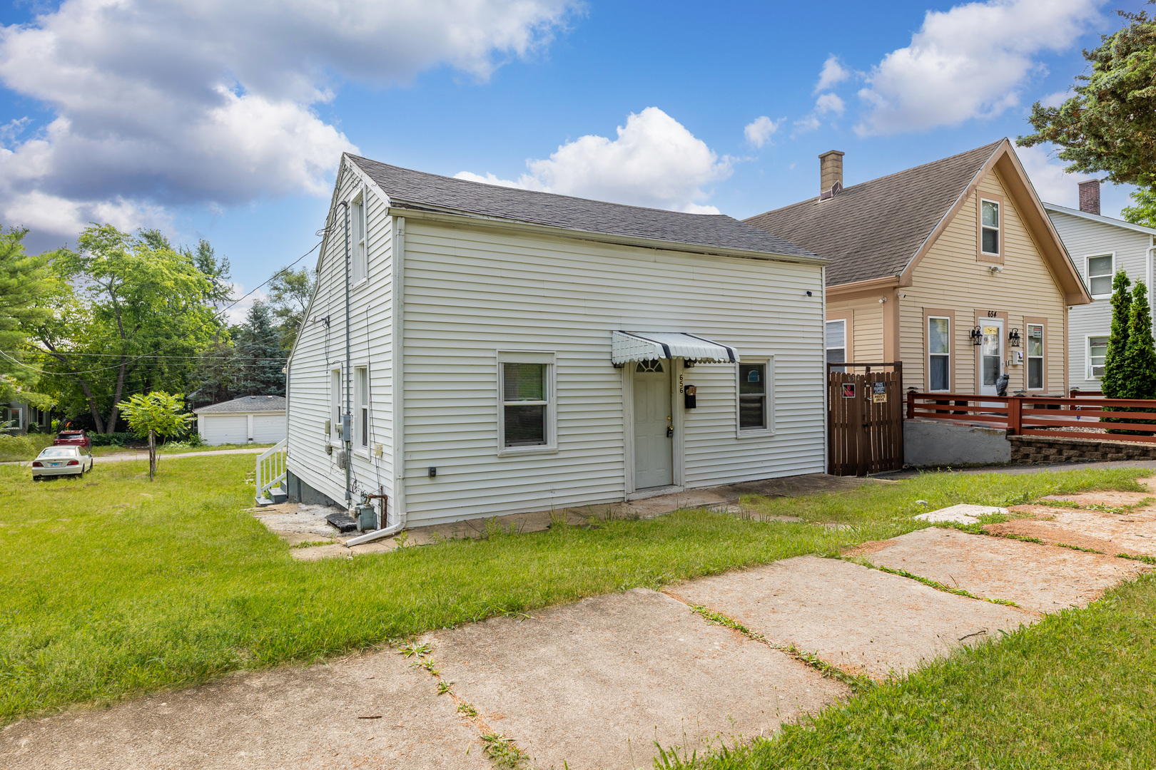 656 Summit Street