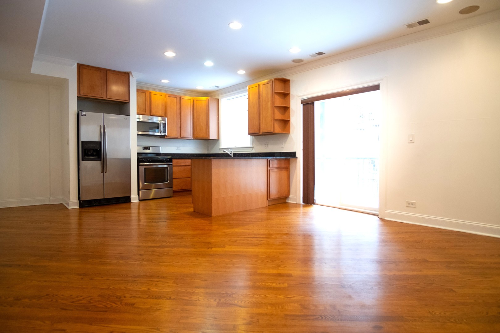 2319 W Rosemont Avenue 1