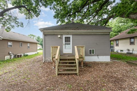 Tiny photo for 909 Woods Avenue, Joliet, IL 60436 (MLS # 12432283)