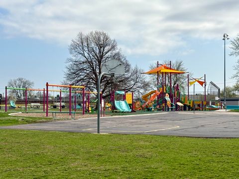 Tiny photo for 340 Fieldstone Drive, Woodstock, IL 60098 (MLS # 12621337)