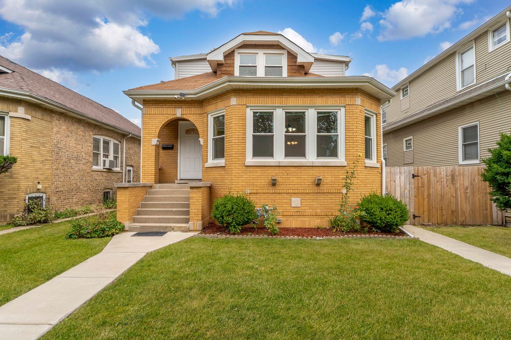 Photo for 1231 S 20th Avenue, Maywood, IL 60153 (MLS # 12480442)