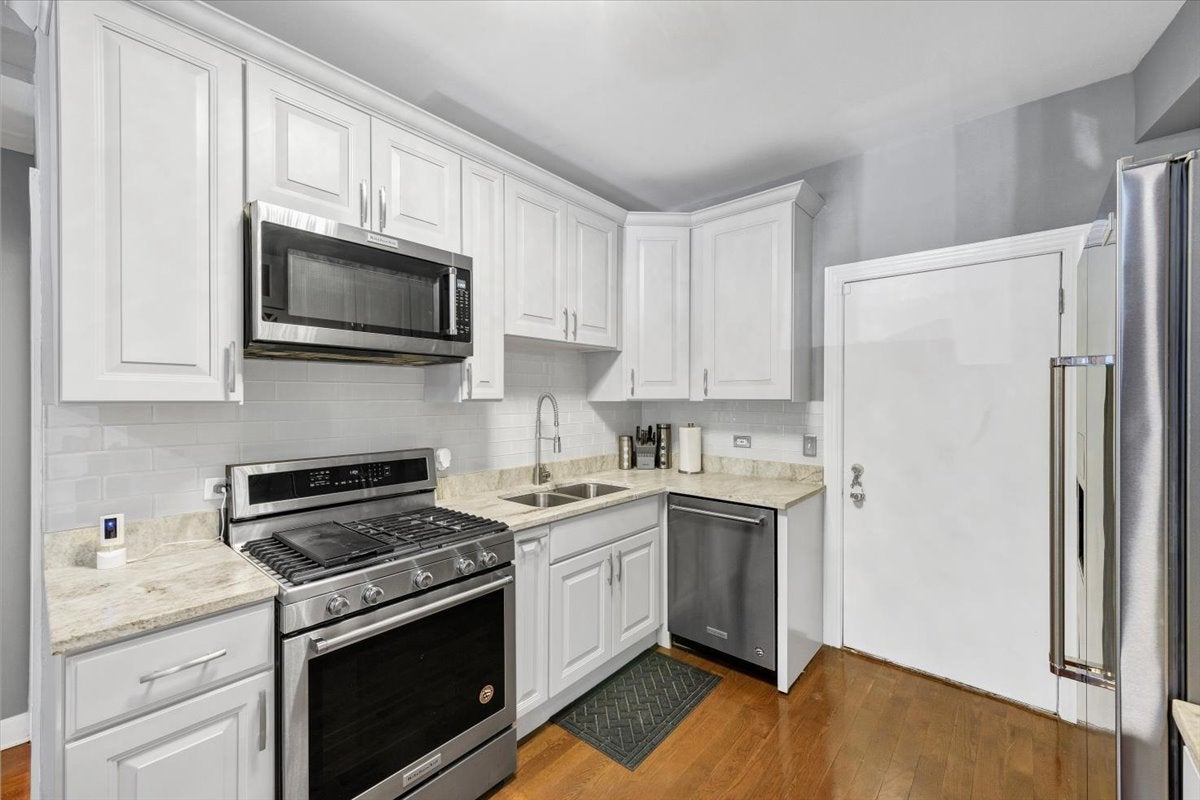 2339 E 72nd Street 1
