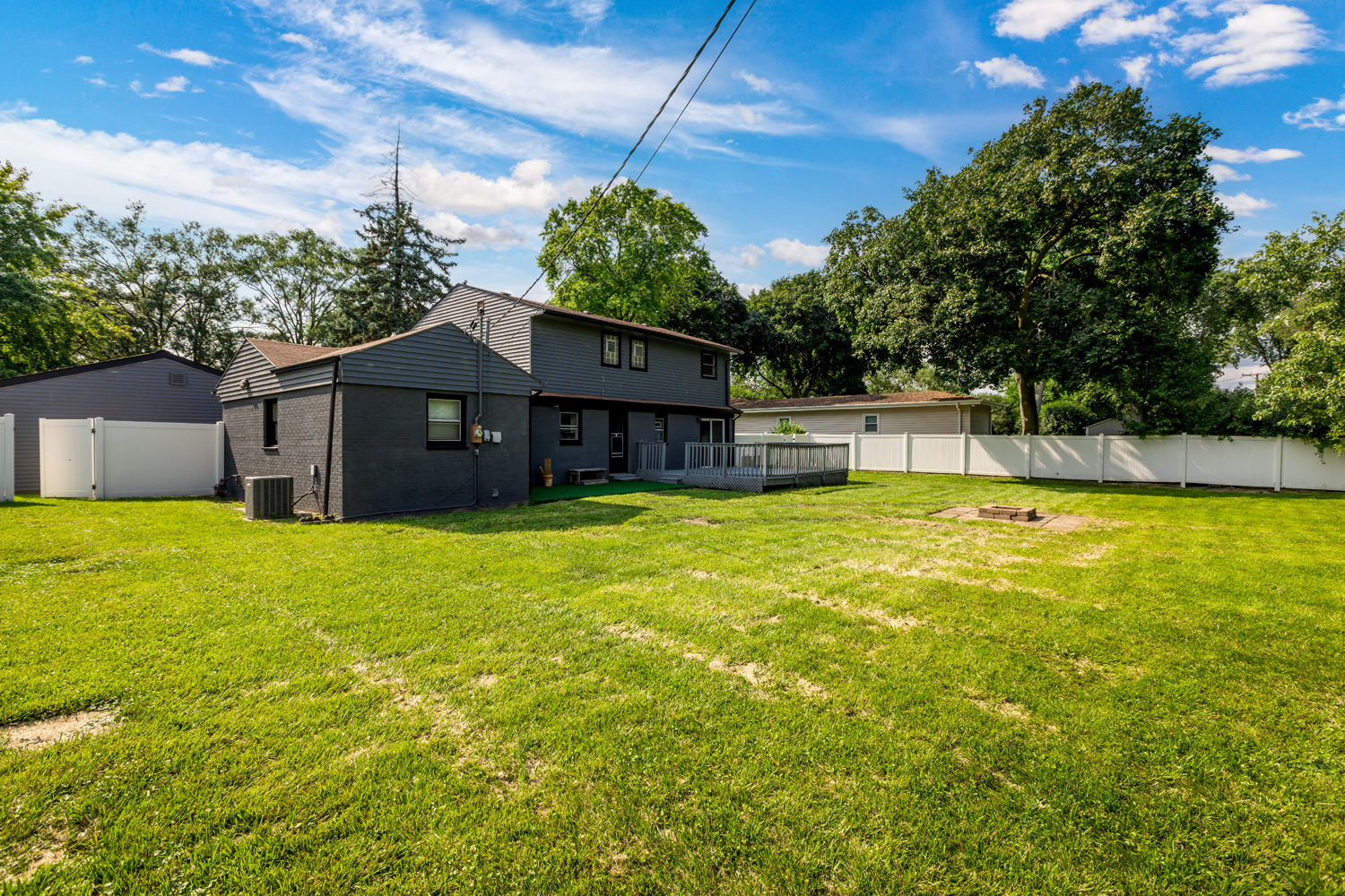 4N327 7th Avenue