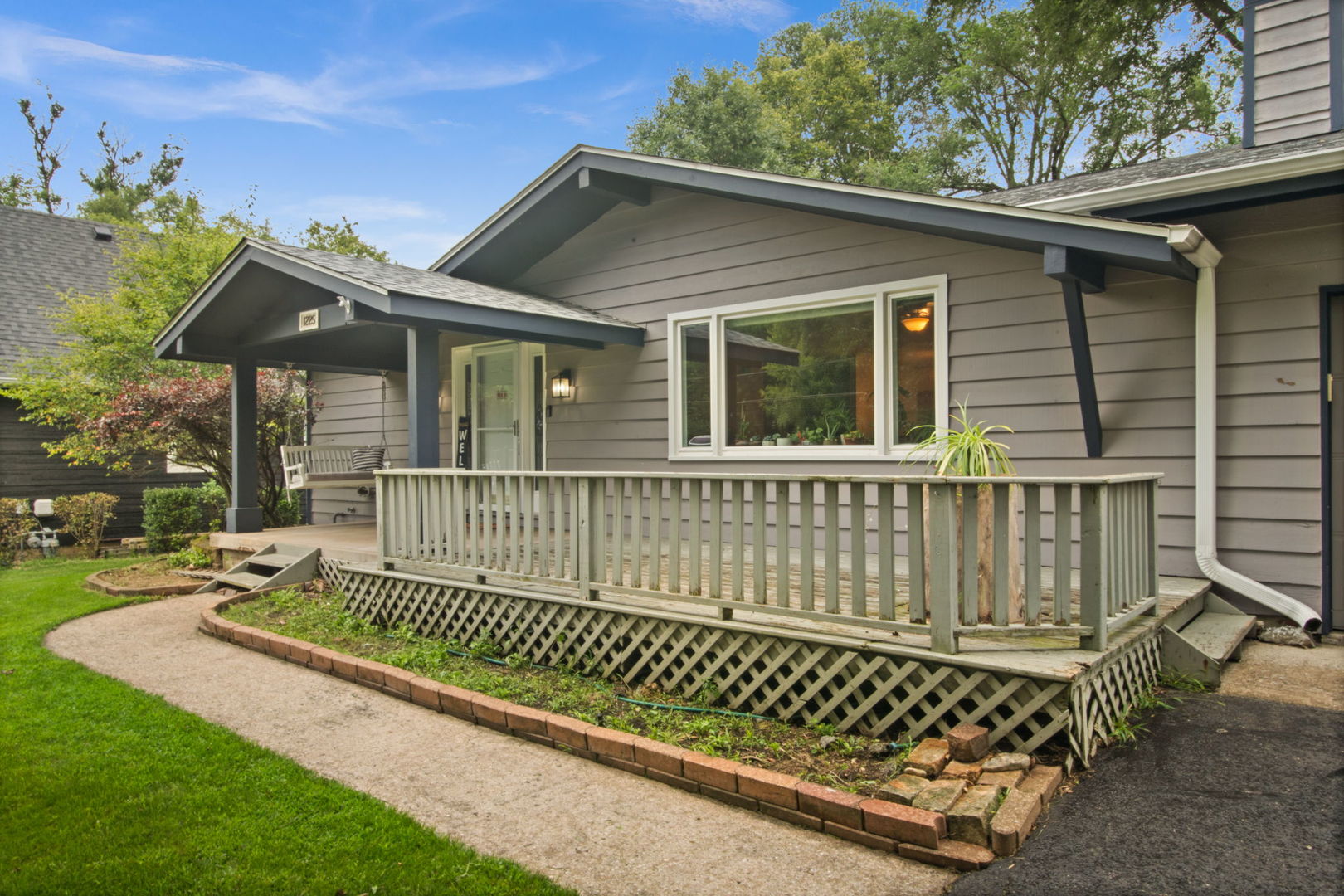 1225 Winaki Trail