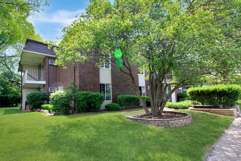 Photo of 845 Miller Lane #101, Buffalo Grove, IL 60089 (MLS # 12666522)