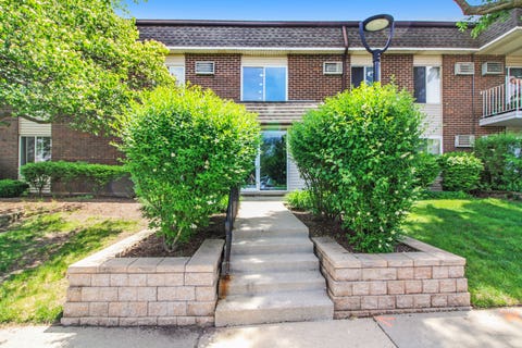 Tiny photo for 845 Miller Lane #101, Buffalo Grove, IL 60089 (MLS # 12666522)