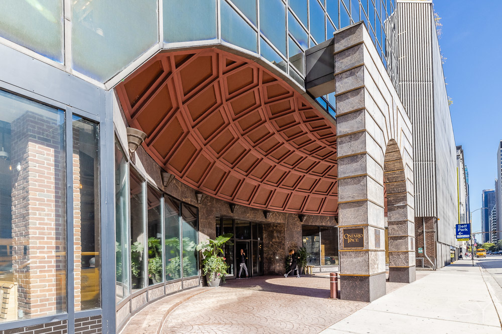 10 E ONTARIO Street 3701